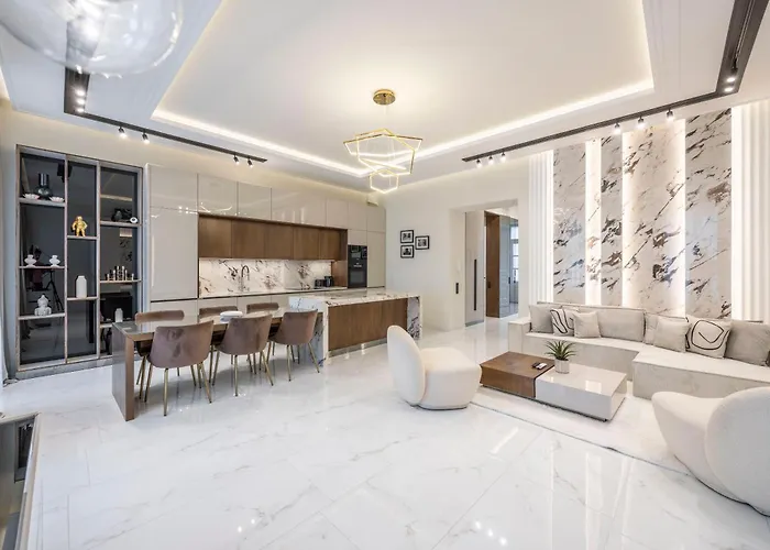 Luxurious High-end Grand Next To The Basilica *