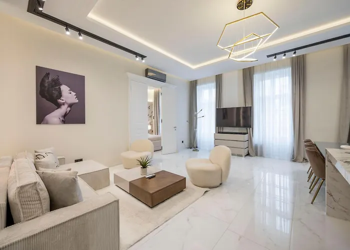 Luxurious High-end Grand Next To The Basilica Budapešť