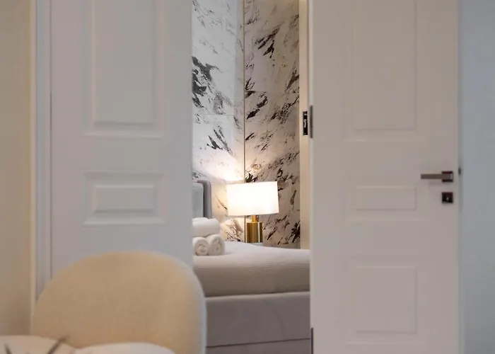 Luxurious High-end Grand Next To The Basilica