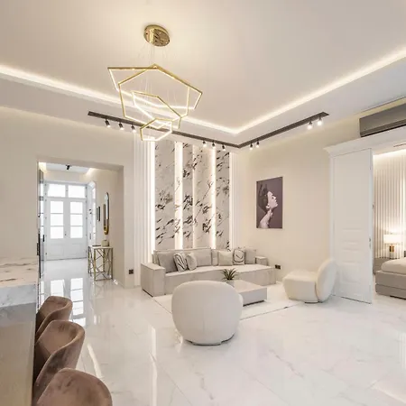 Luxurious High-end Grand Next To The Basilica 부다페스트