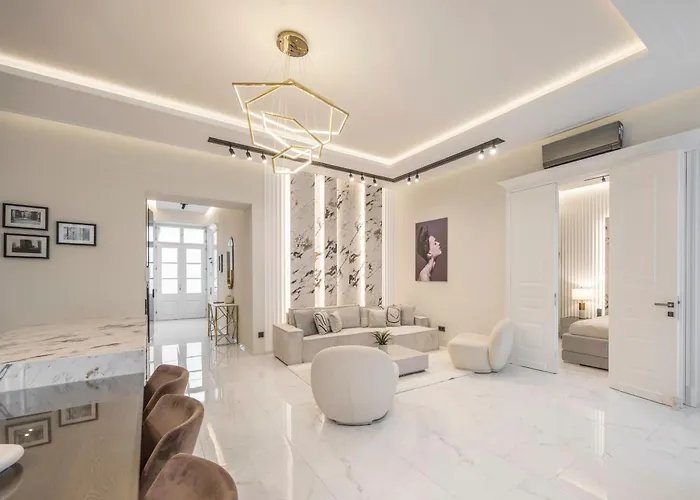 Luxurious High-end Grand Next To The Basilica Budapest