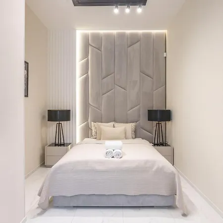 Luxurious High-end Grand Next To The Basilica Apartment